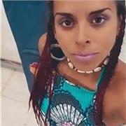 Profesora de música imparte clases de guitarra, piano y canto